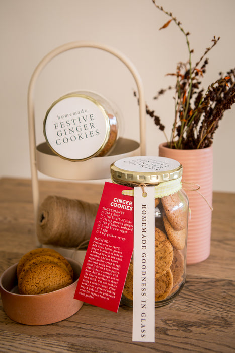 HOMEMADE FESTIVE GINGER COOKIES